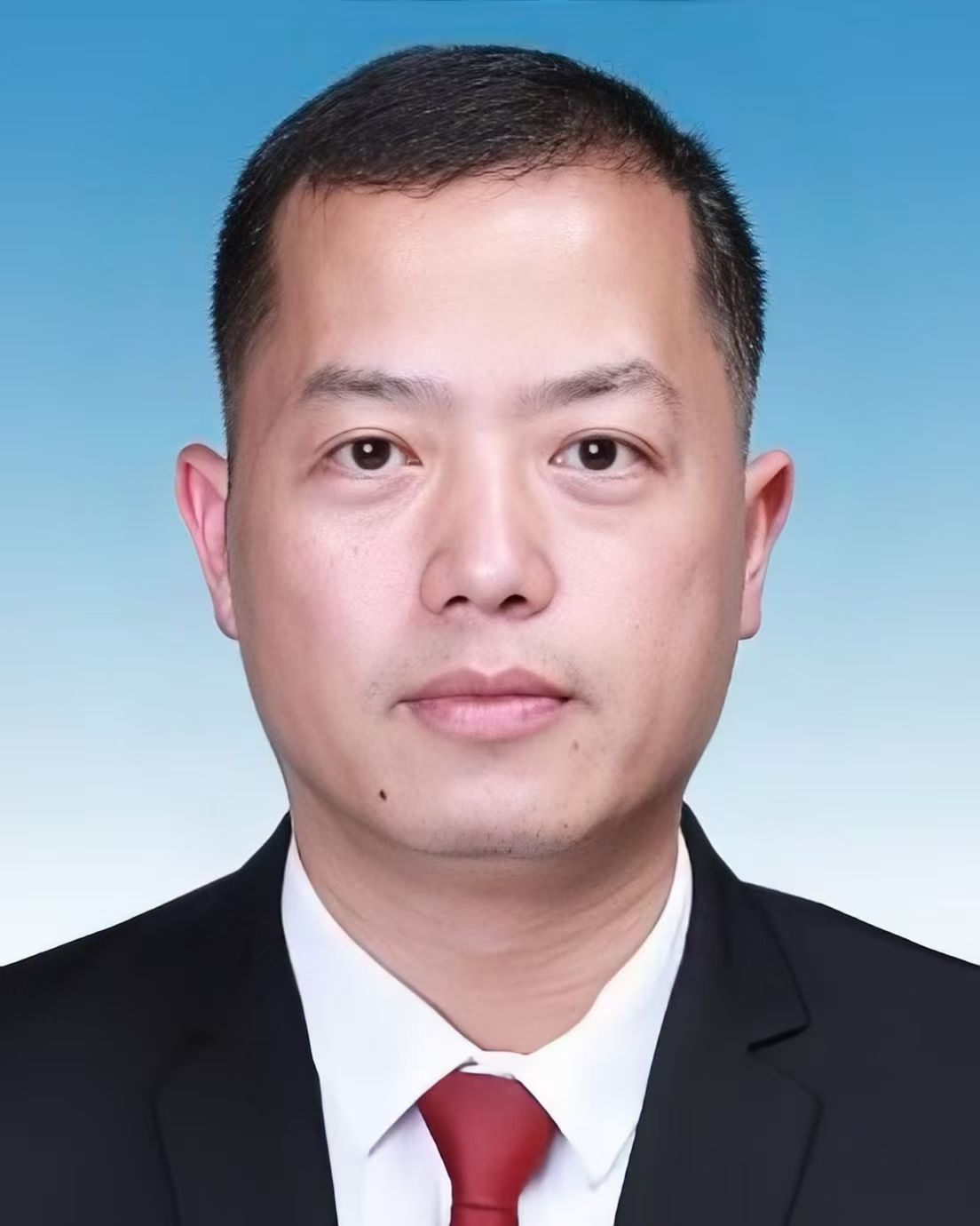 梁尚荣.jpg
